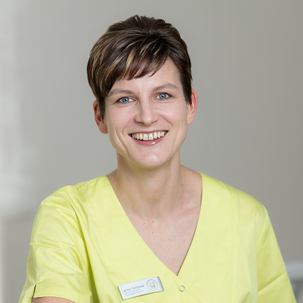 Antje Gelbhaar – Zahnmedizinische Prophylaxeassistentin